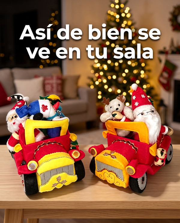 Carritos Navideños en la sala junto al árbol